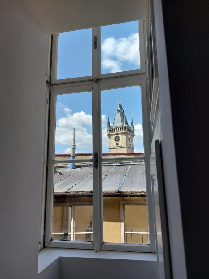 Zelezna - Old Town View Apartahotel